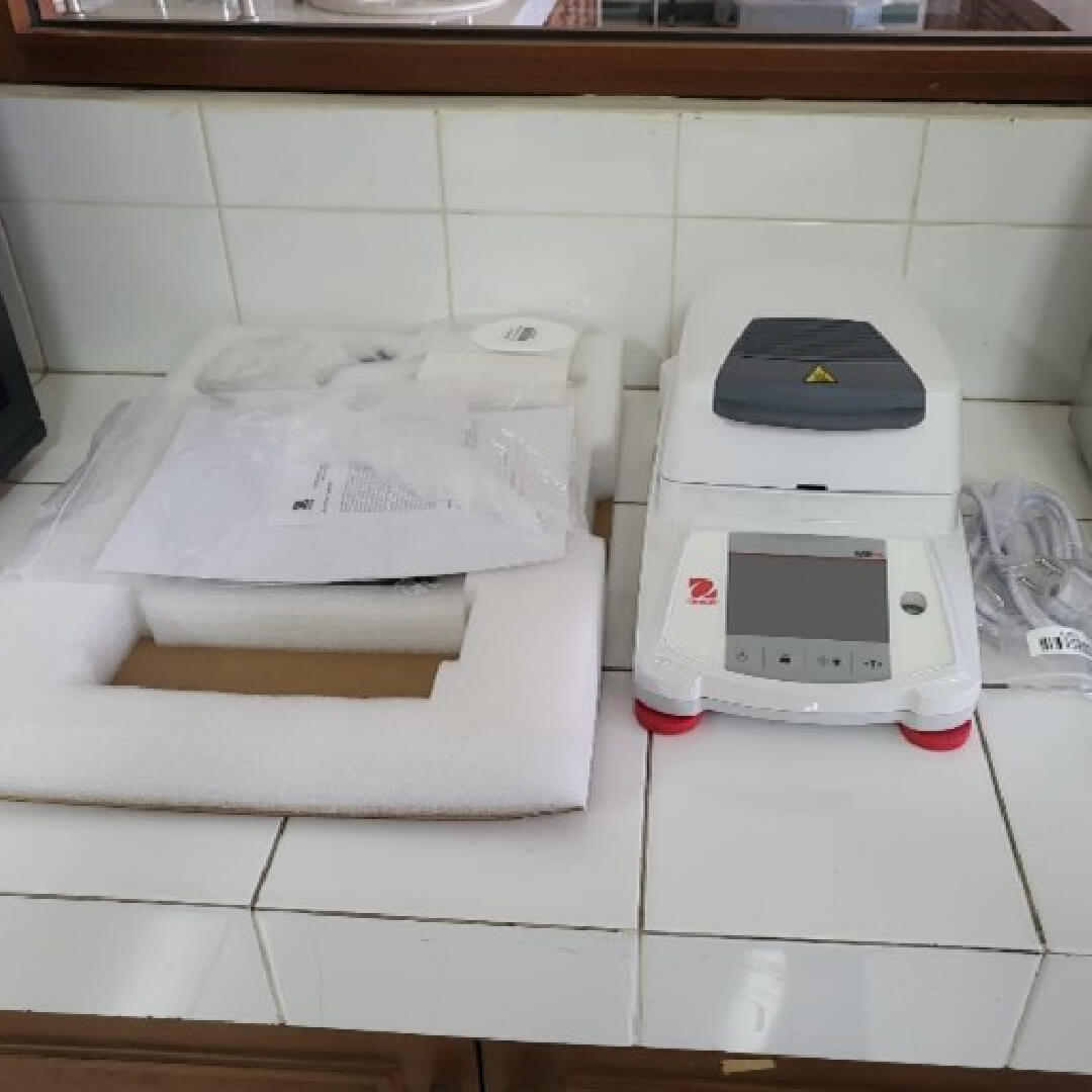 Mouisture Analyzer